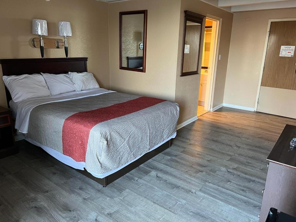 Hotel Weston Rfd 록퍼드 외부 사진