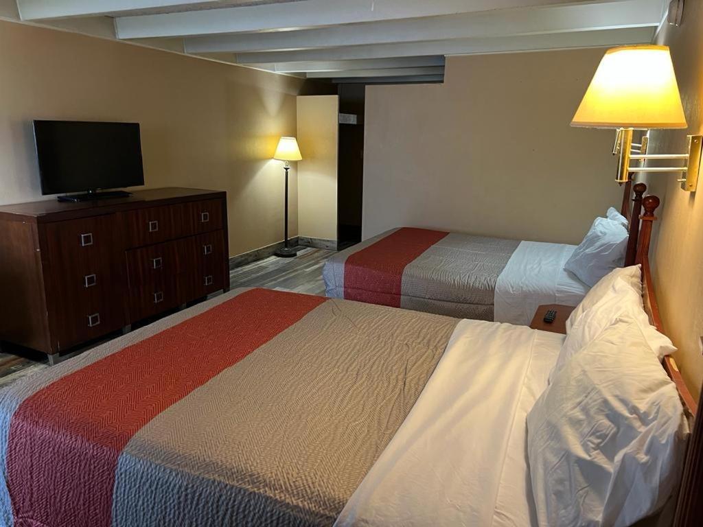 Hotel Weston Rfd 록퍼드 외부 사진