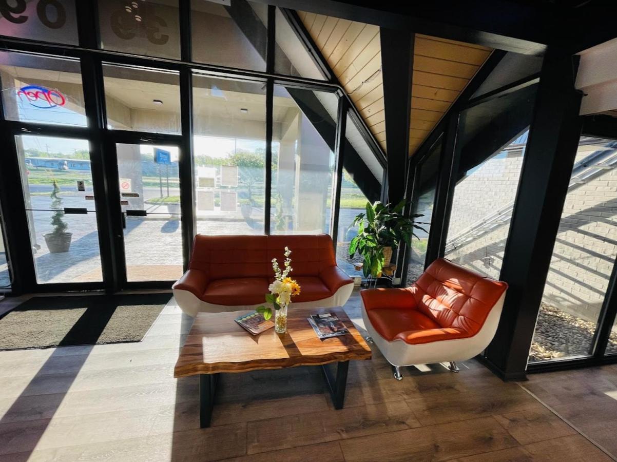 Hotel Weston Rfd 록퍼드 외부 사진